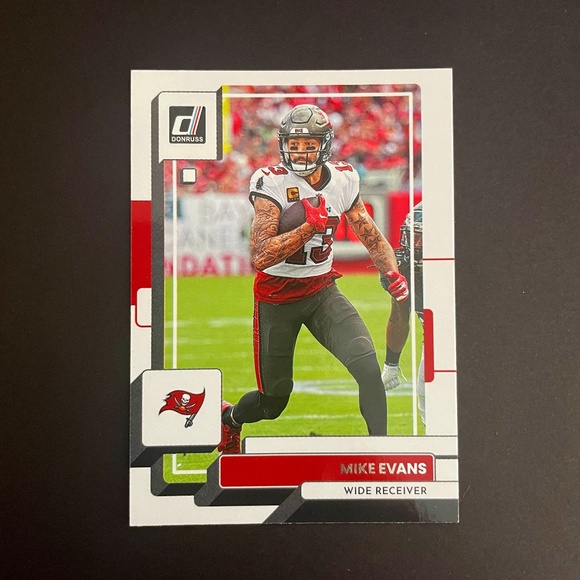 Mike Evans: Tampa Bay Buccaneers, Wide Receiver 2022 Panini Donruss #252 - Picture 1 of 2